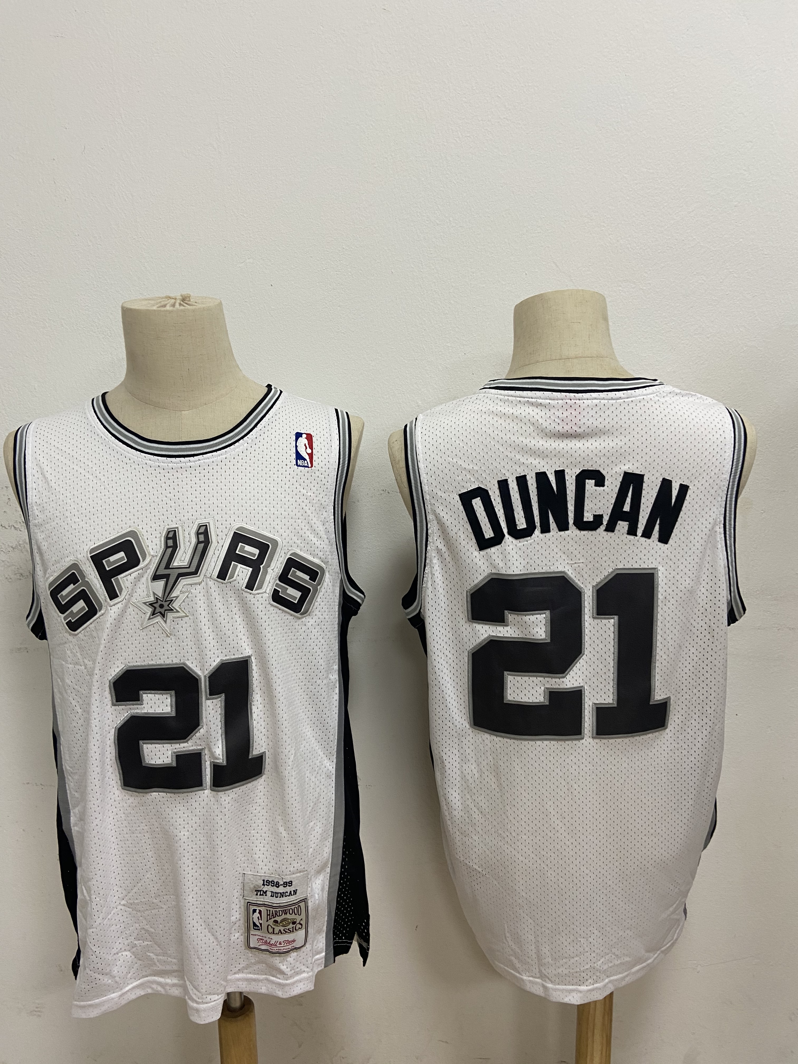 Spurs 21 Tim Duncan White 1998-99 Hardwood Classics Jersey